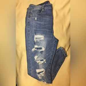 RUE 21 DISTRESSED JEANS